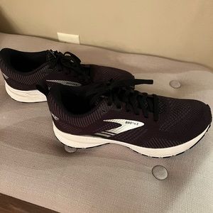 Womens Brooks 5.0 Revel running shoes